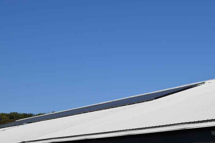 Solar energy system (27.46 kW) with transferable 25-year warranty Solar energy system (27.46 kW) with transferable 25-year warranty